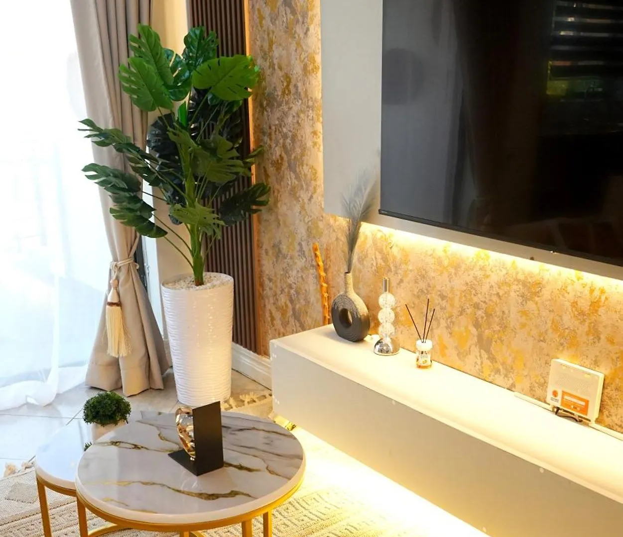 Lägenhet Home2Suite By Veronica Buziga, Munyonyo- Luxury With Netflix, Wi-Fi, & Free Parking Kampala