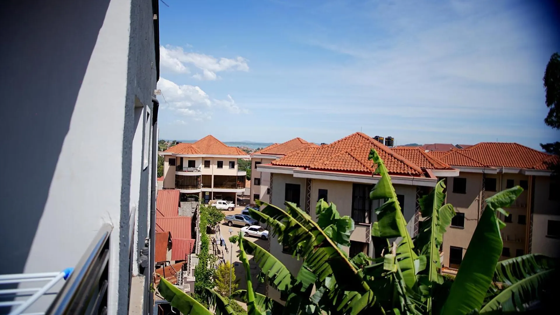 Home2Suite By Veronica Buziga, Munyonyo- Luxury With Netflix, Wi-Fi, & Free Parking Kampala