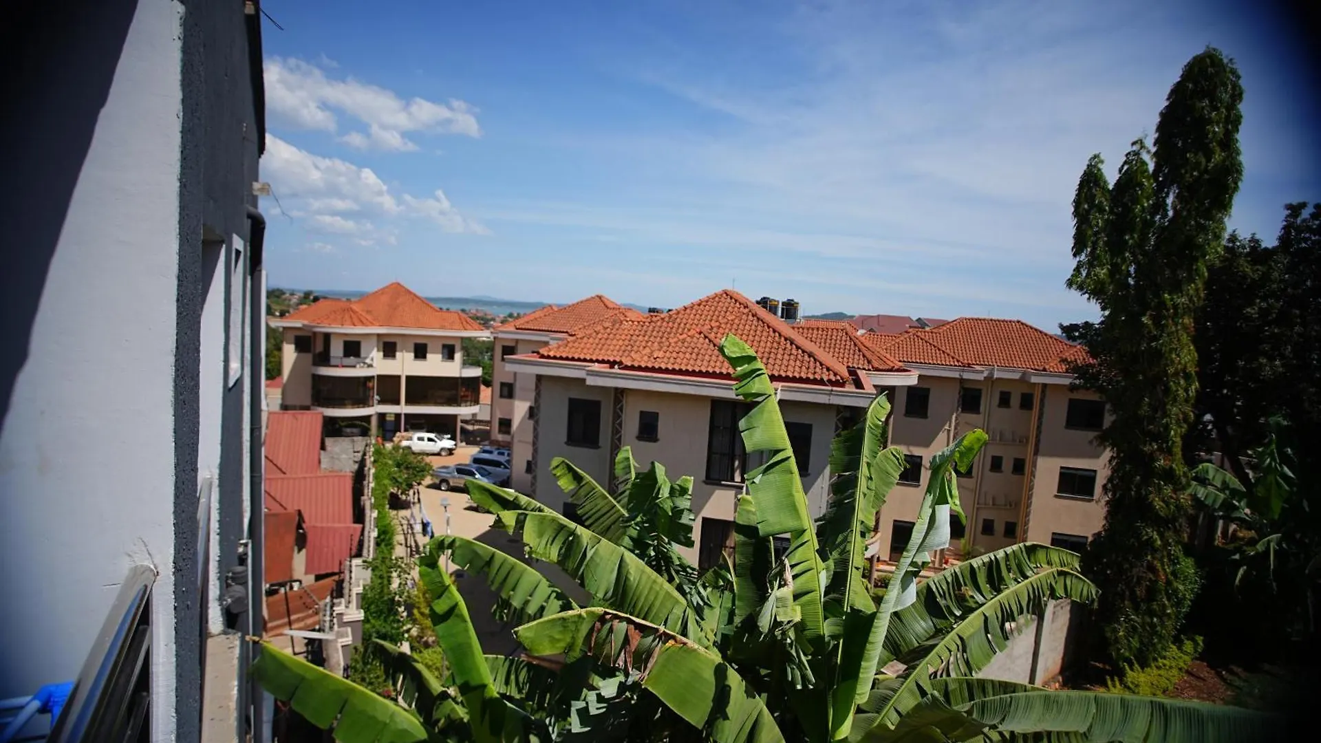 Lägenhet Home2Suite By Veronica Buziga, Munyonyo- Luxury With Netflix, Wi-Fi, & Free Parking Kampala