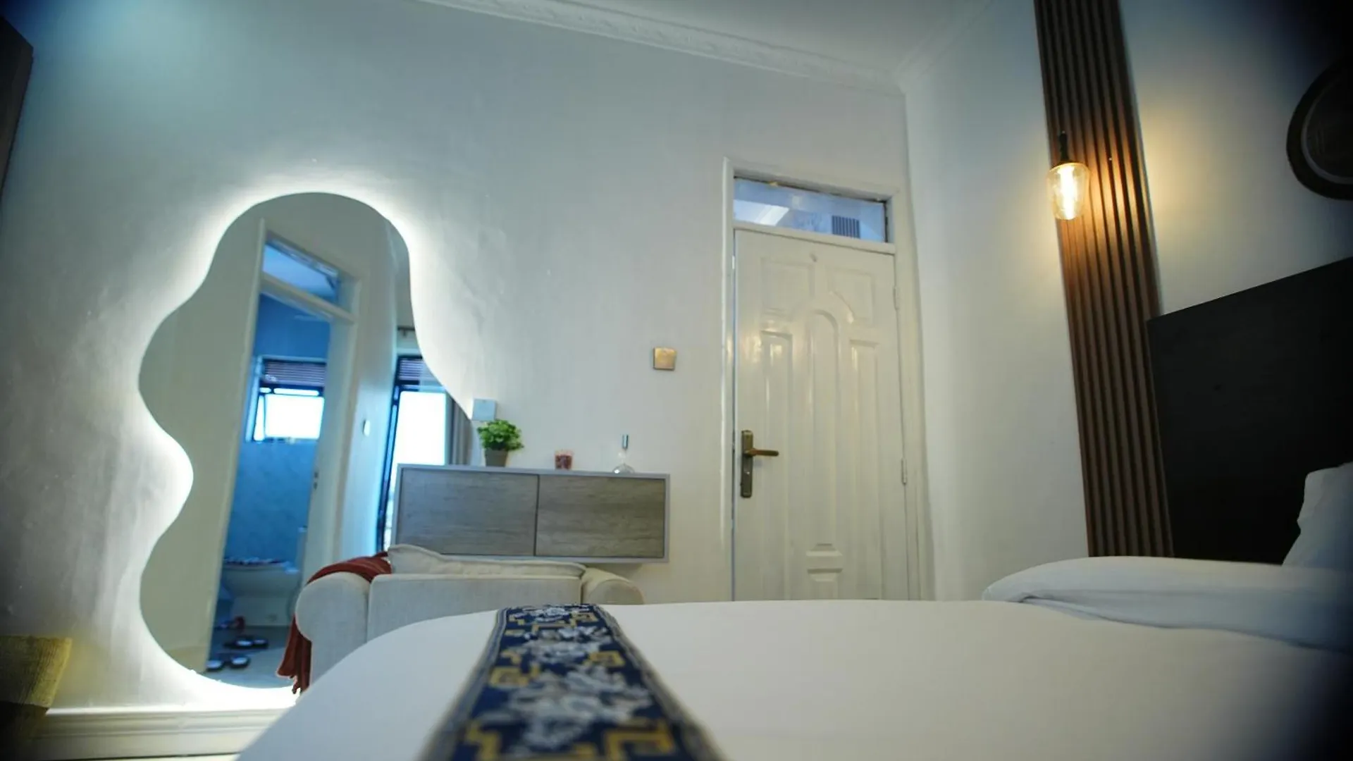 Home2Suite By Veronica Buziga, Munyonyo- Luxury With Netflix, Wi-Fi, & Free Parking Kampala Lägenhet